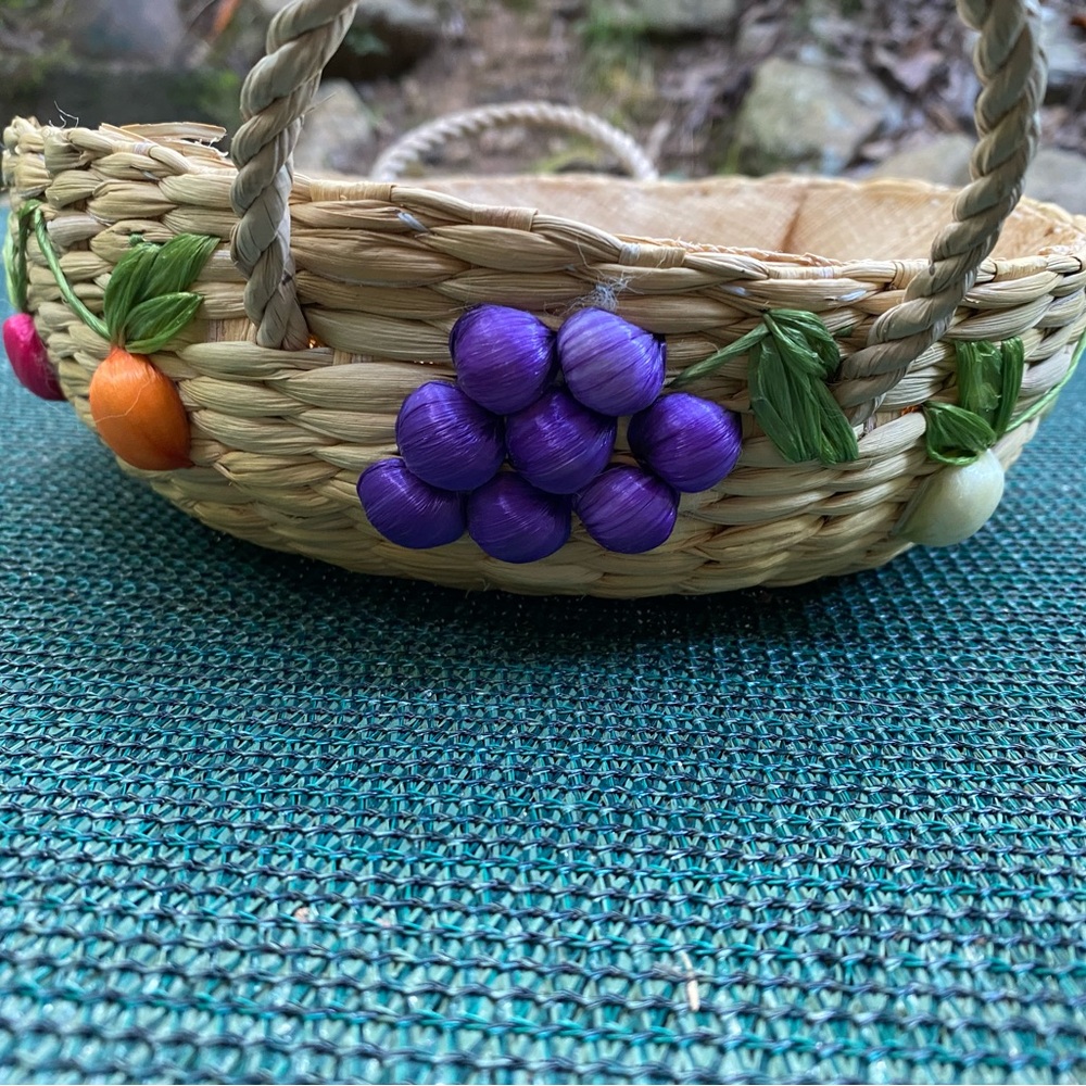 Vintage Basket - Picture 5 of 11